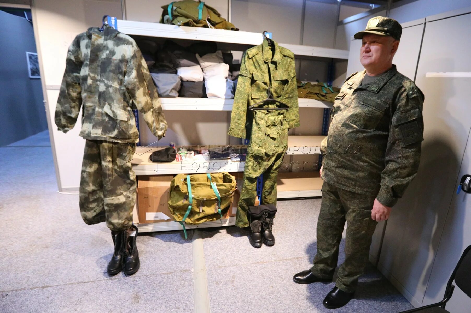 Какое обмундирование выдают. Обмундирование. мобилизация обмундирование. товары военного назначения. военная мобилизация.