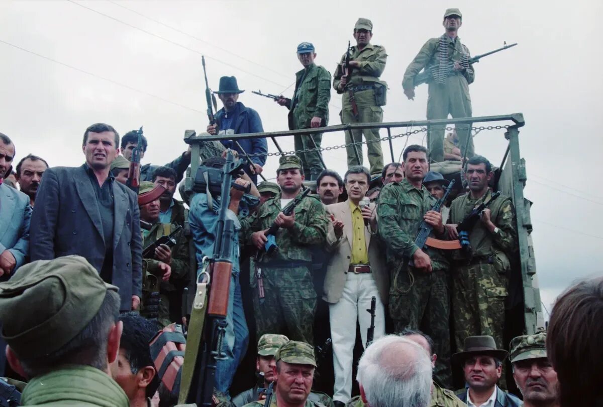 Хасбулатов в Чечне. Урус Мартан 1994. Антидудаевская оппозиция в Чечне 1993. Временный совет Чеченской Республики. Новости политики пресса