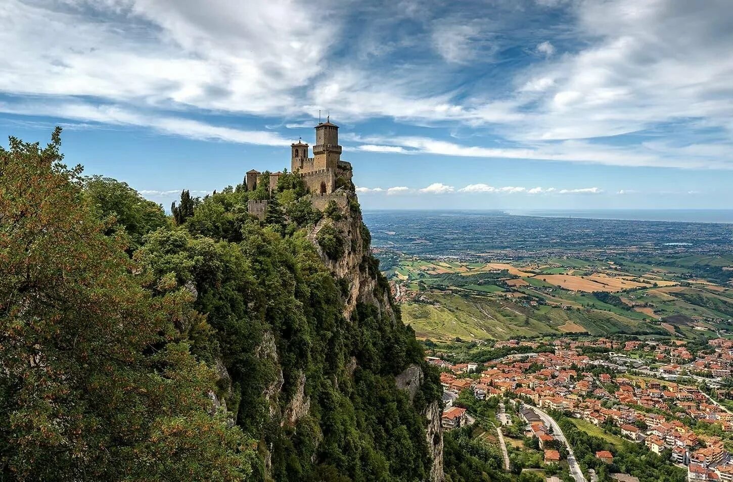 Сан марино какая страна. Гуаита Сан-Марино. Сан-Марино (город). Сан Марино Италия. San Marino (Сан Марино).