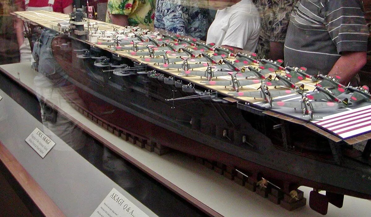 Queen elizabeth корабль lego. Akagi модель 1:200. Revell king tiger 1 /35. Линейный корабль типа g-3. Kora model ta.