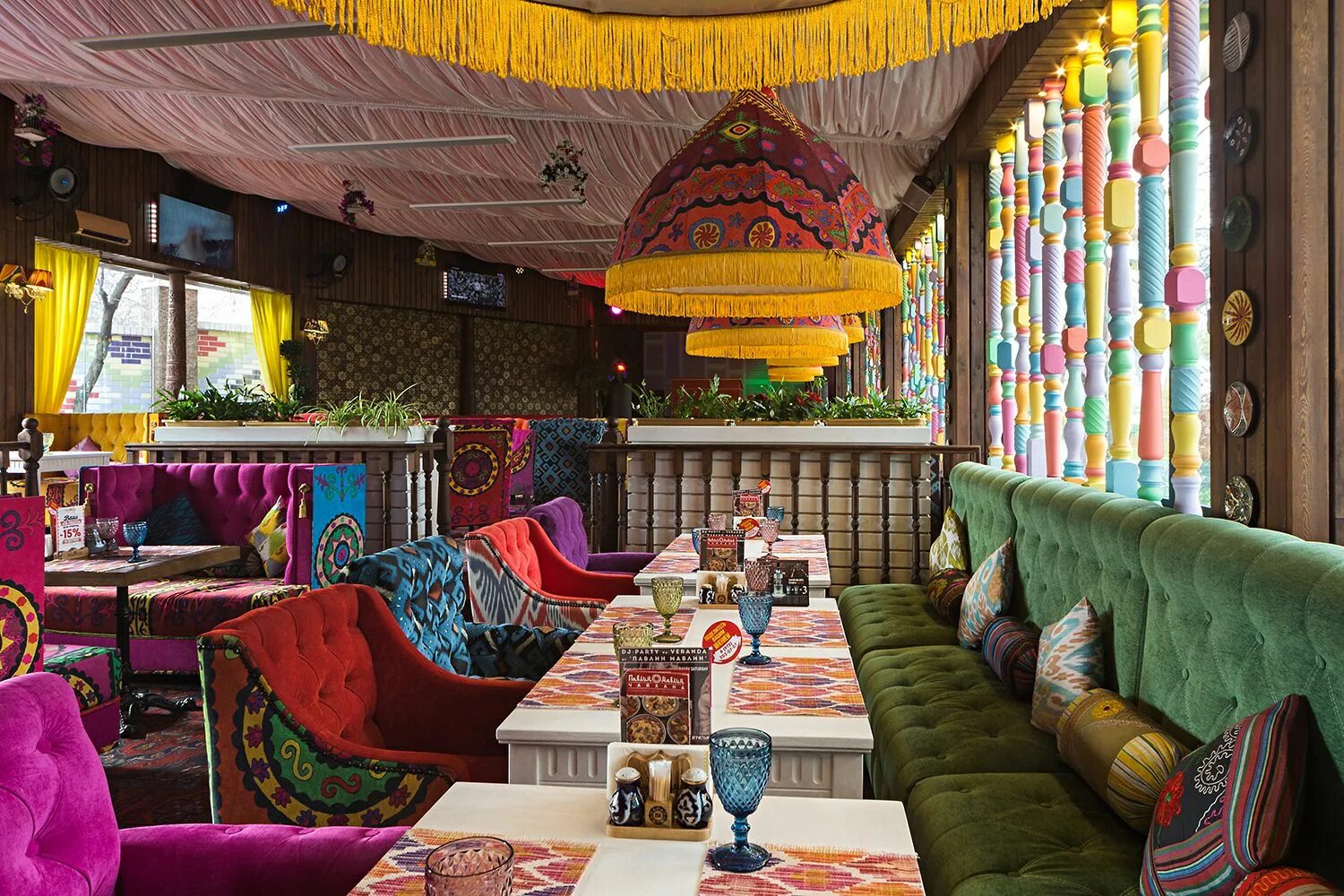 Кафе персия на таганке. Чайхона алтуфьево. Чайхона уют новокузнецкая. Чайхона номер 1 самара на набережной. Чайхона вязьма.