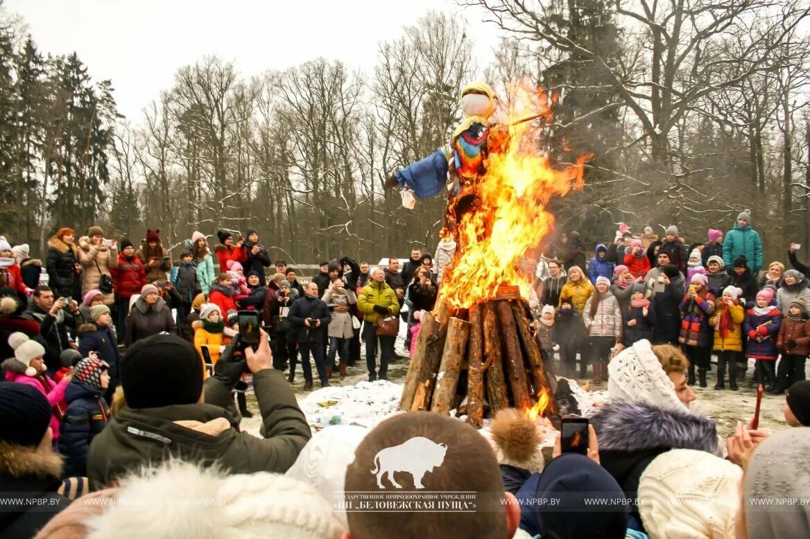 Традиция сжигания чучела. Праздники в Беларуси Масленица. Масленица у белорусов. Масленица праздник белорусский. Народные гуляния на Масленицу.