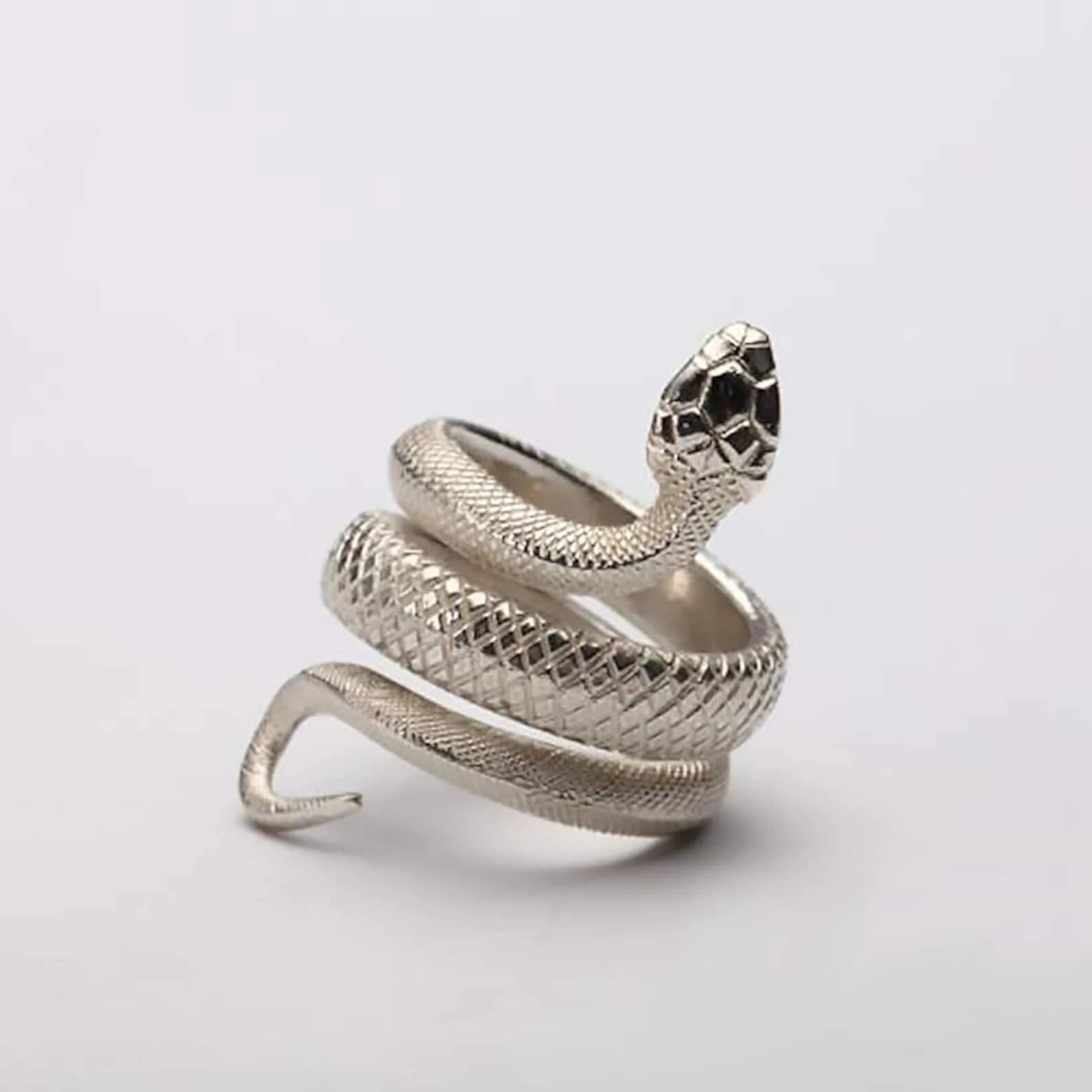 Кольцо со змеями. Кольцо со змей. Кольцо золотая змея уроборос кобра. Кольцо со змей. Кольцо змейка серебро.