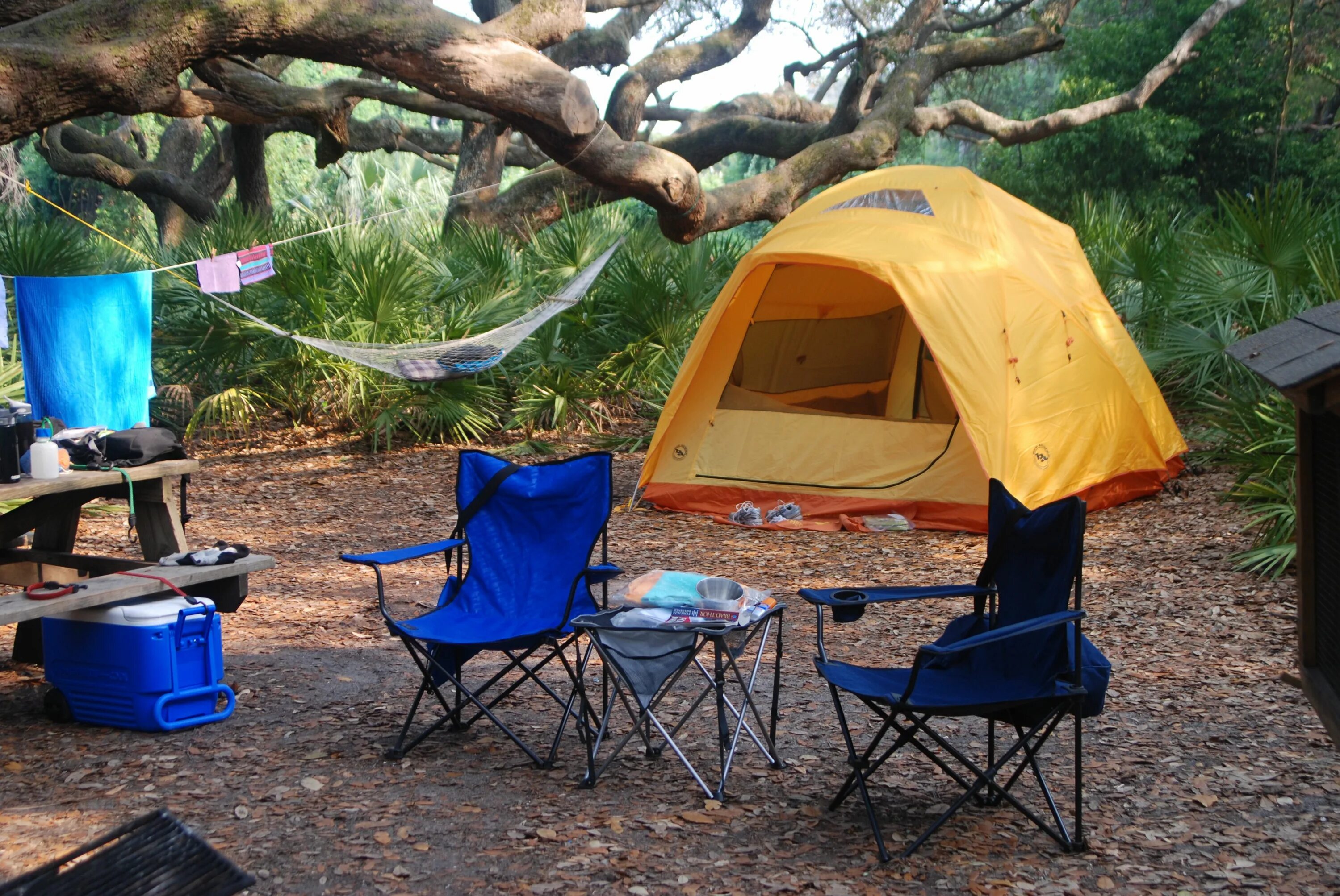 Camping php. Мебель для кемпинга. Стол для кемпинга на природе. Туристическая мебель для кемпинга. Кемпинговая мебель на природе.