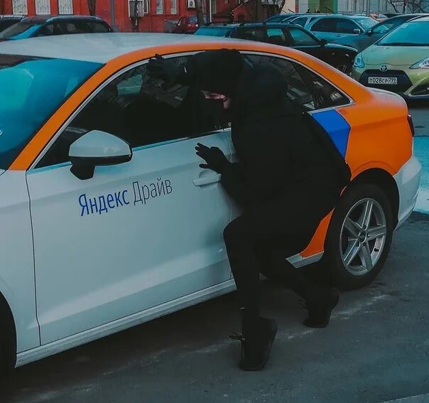 Volkswagen polo делимобиль. Вакансии каршеринг спб. Skoda rapid каршеринг делимобиль. Вакансии каршеринг спб. Каршеринг питер.