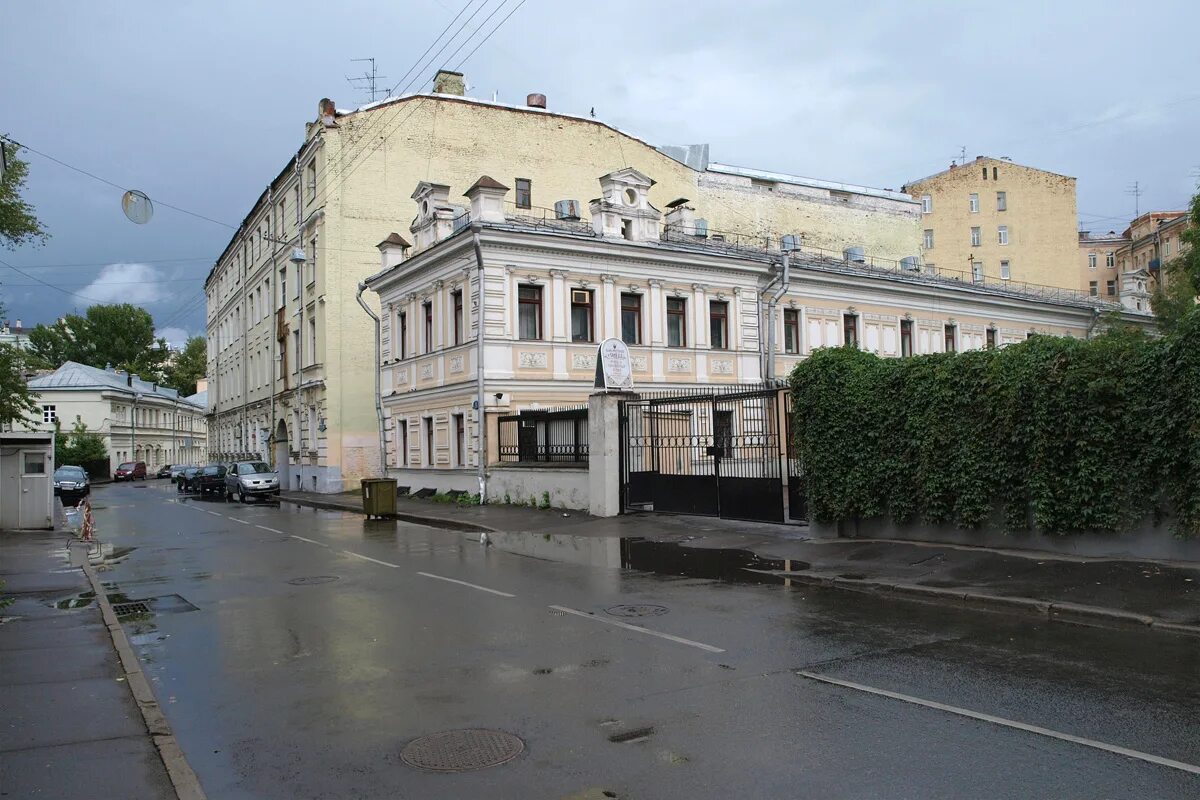 Москва сверчков переулок 8с1 suzuran. Сверчков переулок москва. Палаты купца сверчкова. Сверчков переулок дом 8. Палаты сверчкова в москве.