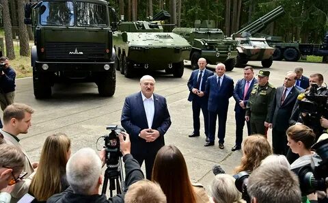 Лукашенко военное положение