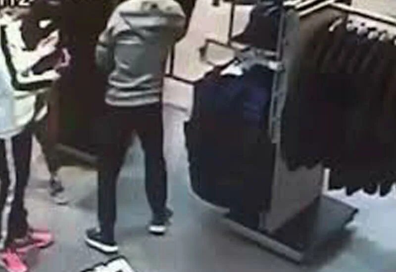 Snoop dogg кроссовки с кровью. адидас любовь. Adidas закрытие. афоризм на адидас. правда ли что адидаса убьют.