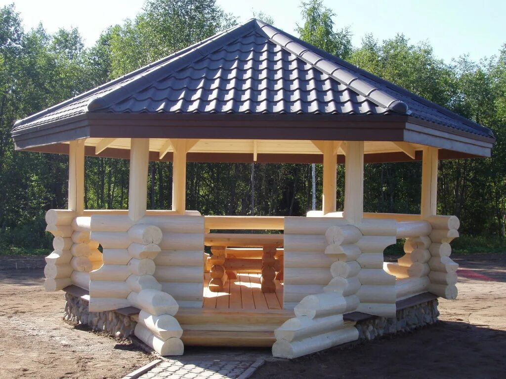 Беседка из оцилиндрованного бревна. Беседка из оцилиндрованного бруса. беседка из калиброванного бревна. шестигранные беседки из оцилиндрованного бревна.