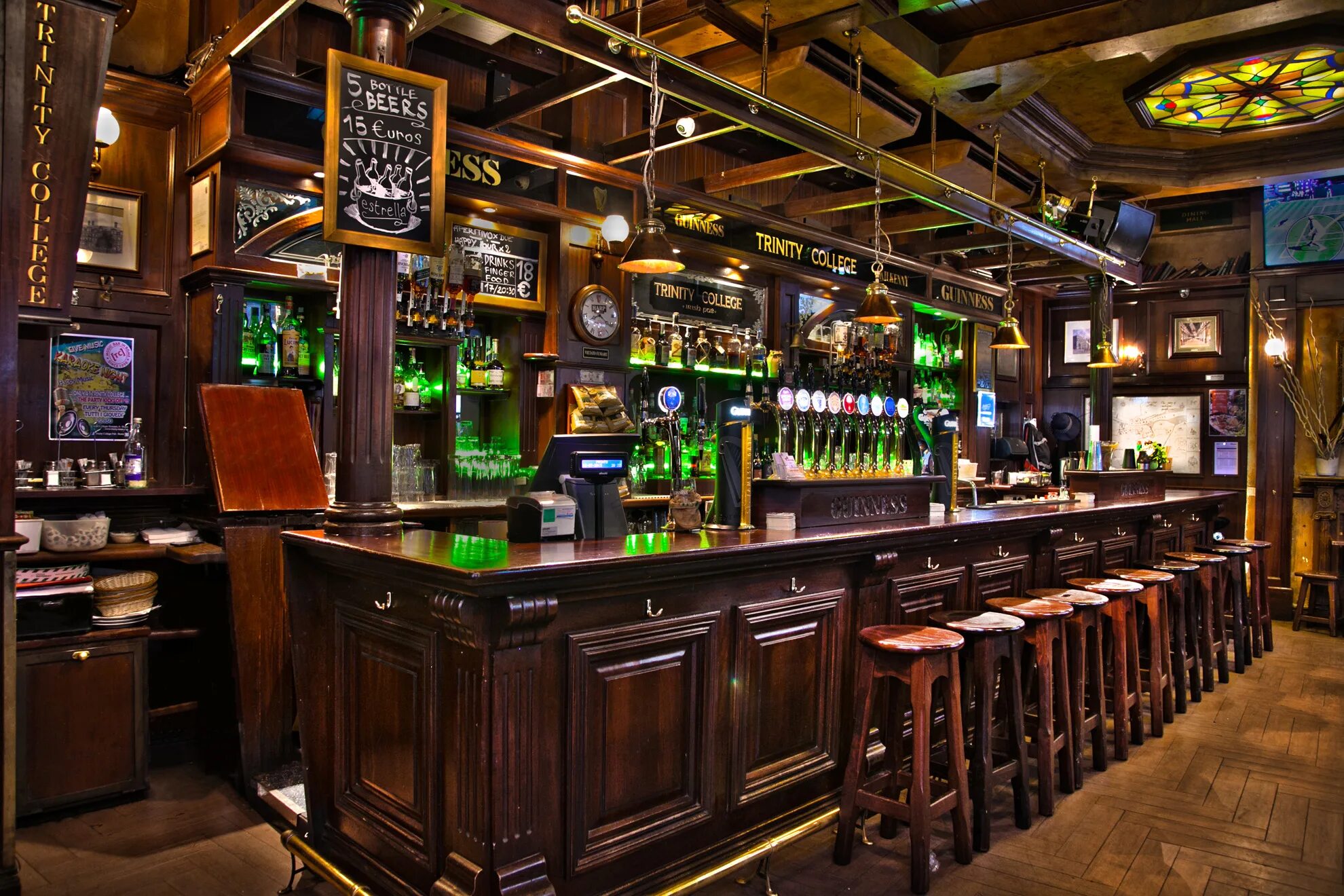 Тринити Айриш паб. ,Trinity Trinity Irish pub. Ирландский бар. Ирландский паб Дублин Казань. Host pub