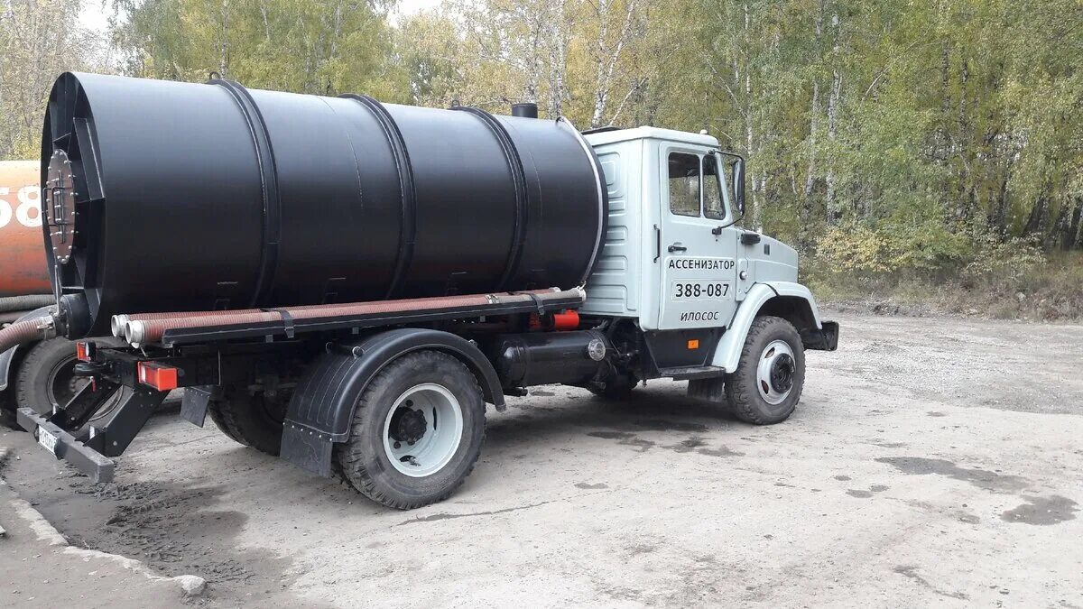 Ассенизатор тюмень. Ассенизатор тюмень. Зил 4331 ко 520 ассенизатор. Газ 3309 ассенизатор 5 м3. Форт транзит ассенизатор.