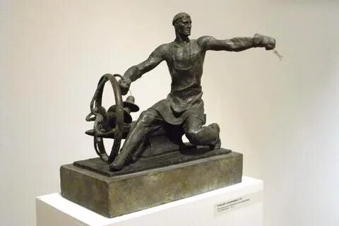 70 скульптора мухиной