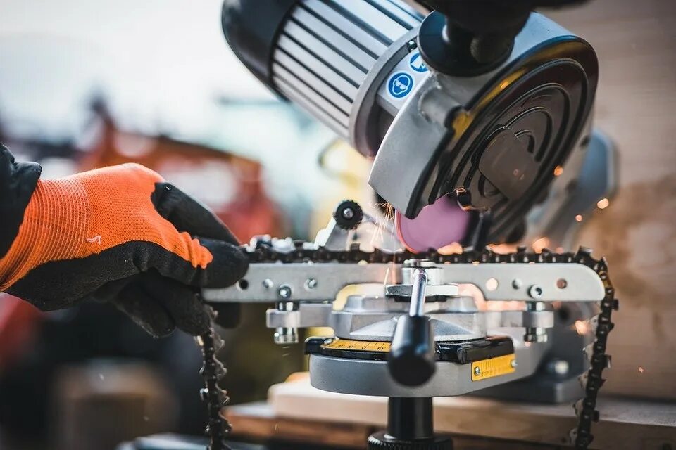 Напильники для заточки цепей stihl. Инструмент для заточки цепей бензопил chainsaw. Станок для заточки цепей einhell gc-cs 85 e 4499920. Заточной станок для цепей хускварна. Станок для заточки цепей бензопил штиль.