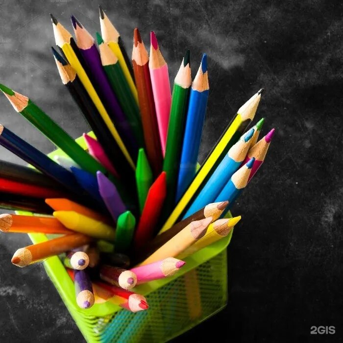Яркие карандаши для рисования цветные. День цветных карандашей в доу. День цветных карандашей в детском саду. День цветных карандашей мероприятие. Всемирный день цветных карандашей.