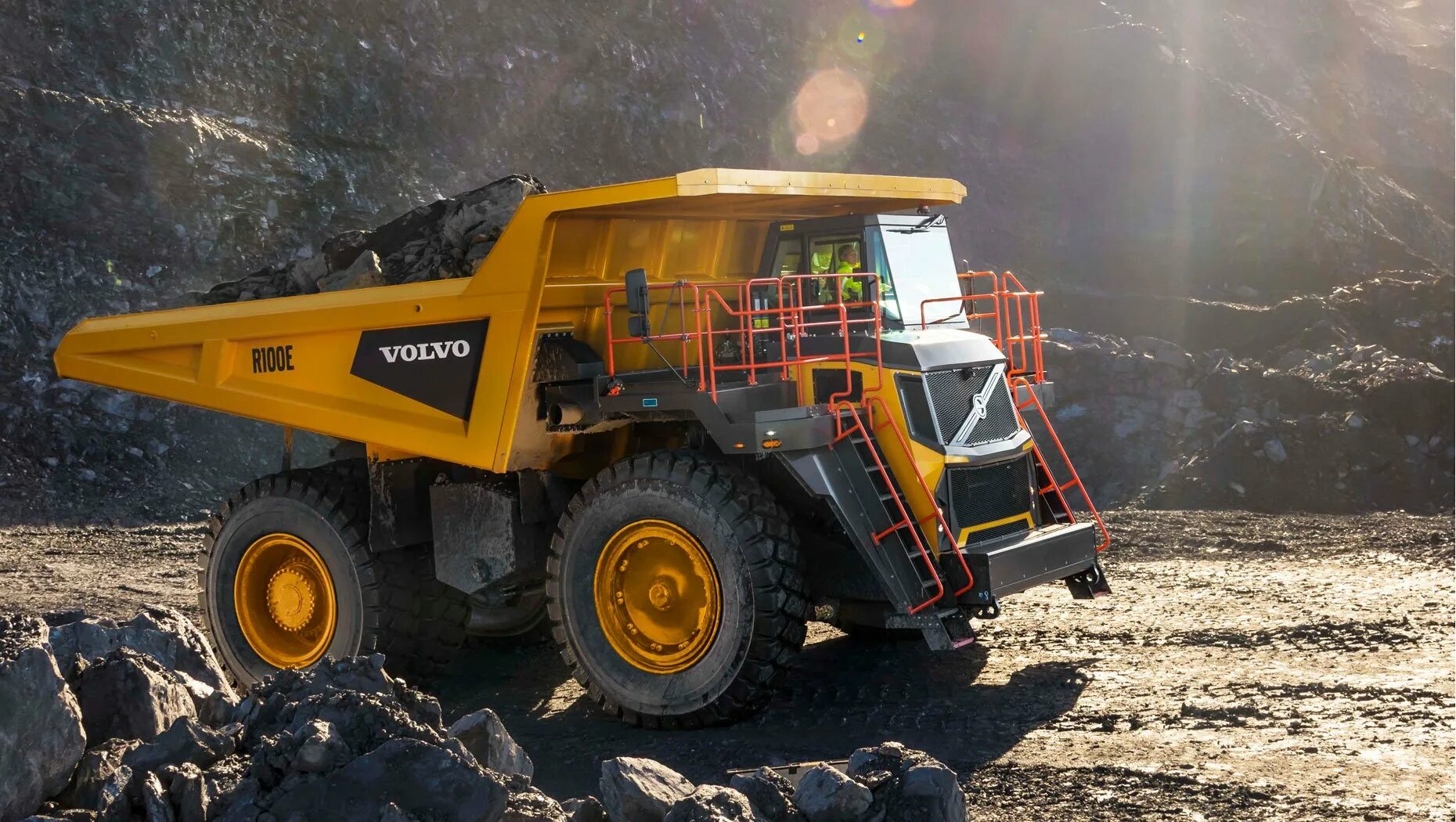 Карьерный самосвал вольво r100e. Горнодобывающие машины. Ex3600. Хитачи ex3600. Горны машины.