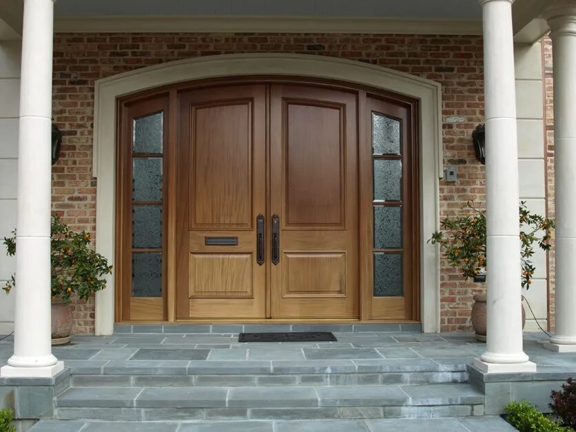 Архитектура двойные двери. Деревянные входные двери в СПБ. Окна двери СПБ. Front Door. Двойные двери в дом
