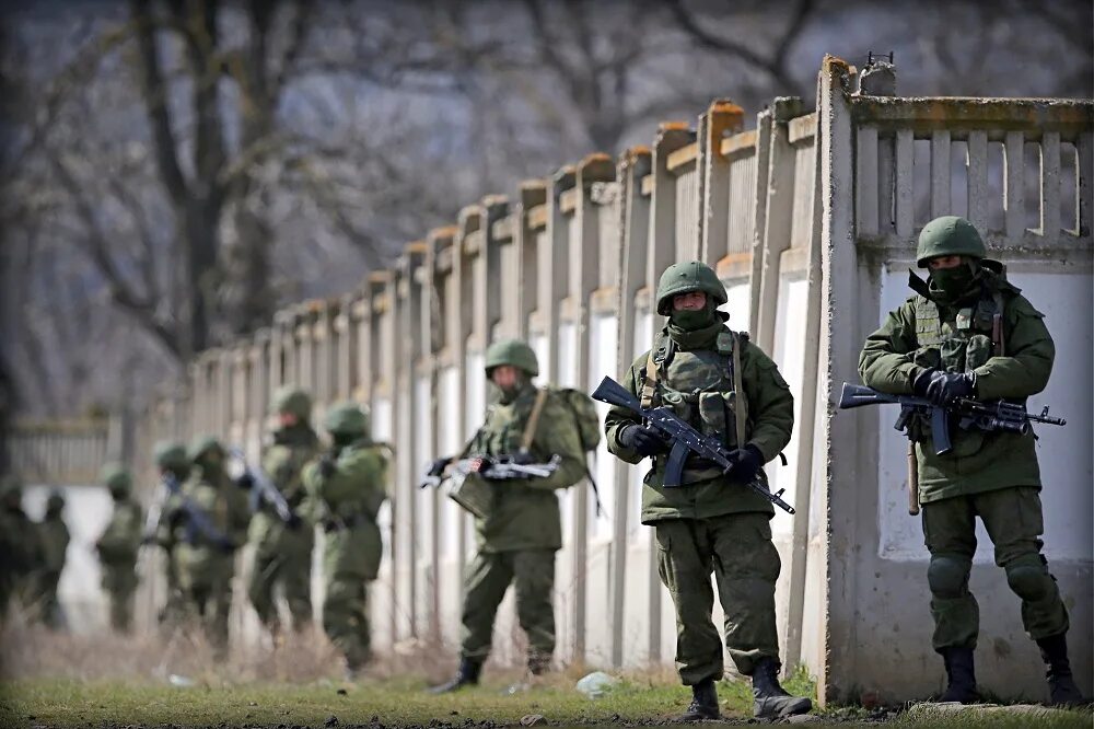 Боевые действия 2014 года. Войска рф в крыму 2014. зелёные человечки в крыму бельбек. российские солдаты в крыму 2014. захват крыма.
