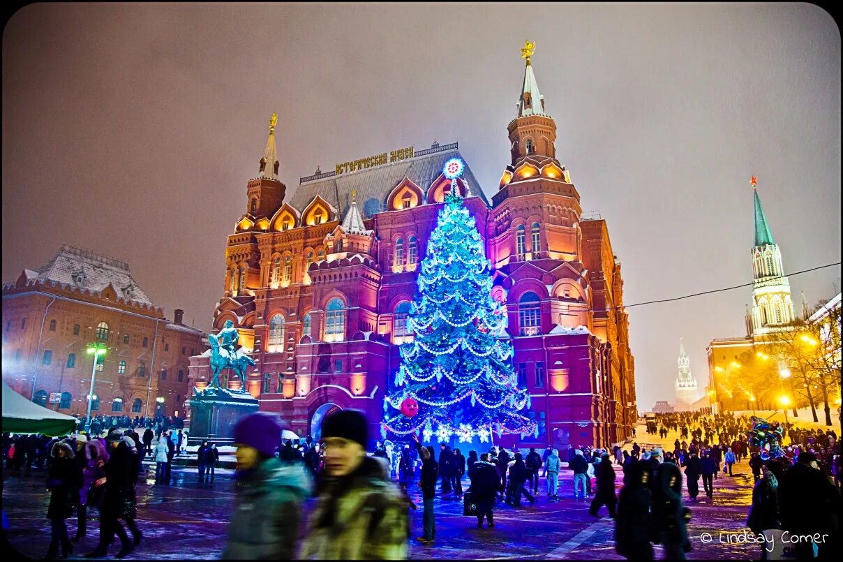 Новый год в россии 2017. Новогодняя Москва. Новогодняя площадь. Новогодняя красная площадь. Новый год в России.