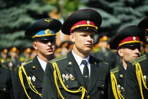 Прапорщик стал лейтенанта