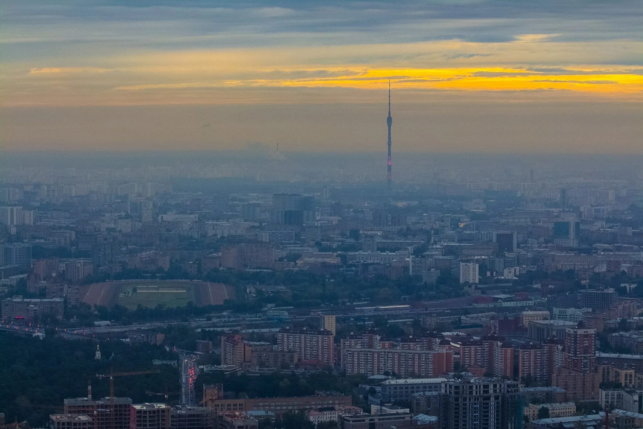 Останкино зеленоград. Смотровая площадка небоскреба «Триумф-Палас». Триумф Палас смотровая площадка. Вид на Триумф Палас. Останкинская башня смотровая площадка.