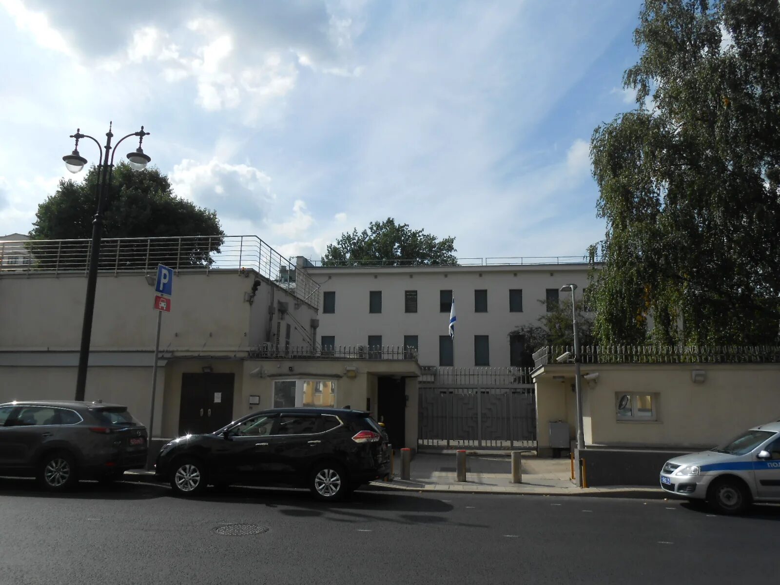 Большая Ордынка 56 посольство Израиля. Посольство Намибии в Москве. Посольство РФ В Намибии Метенков. Очередь в посольство Израиля большая Ордынка.