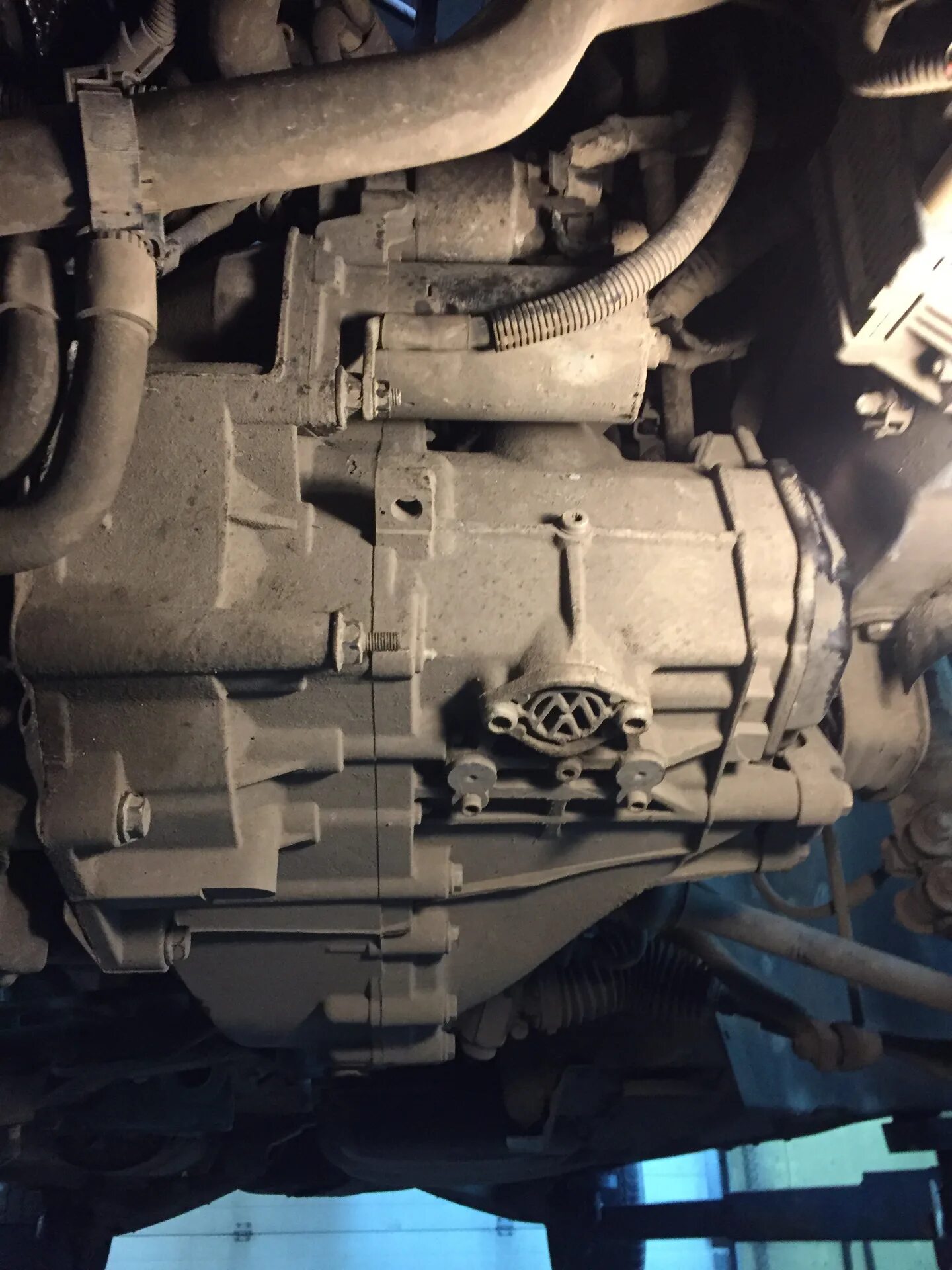 Замена сцепления и сальника первичного вала КПП. - Volkswagen Transporter T5, 1,