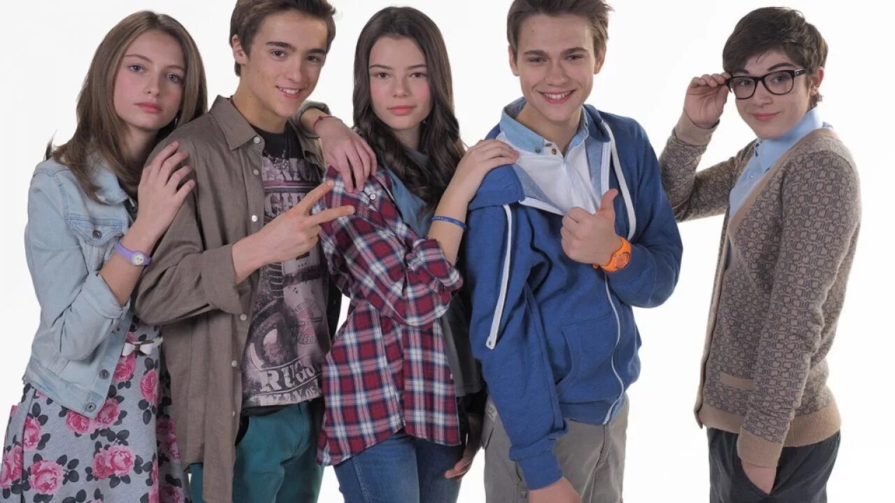 Alex cos. Канал disney сериалы. Сколько лет hanni. Alex & co. Alex and co итальянский сериал.