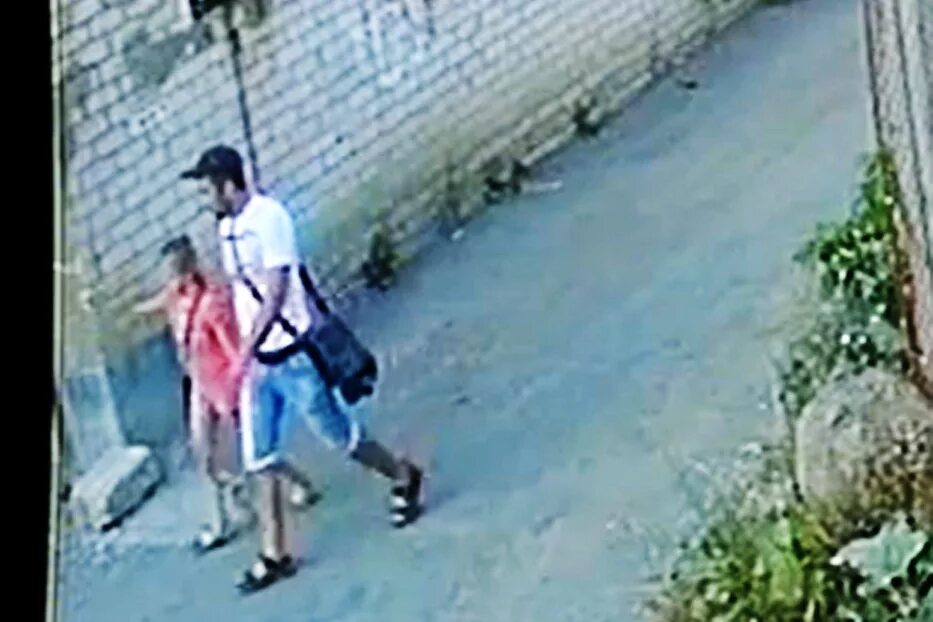 Насиловал несколько раз в день. Насиловал несколько раз в день