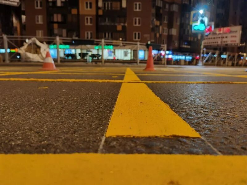 пешеходная разметка. дорожная разметка пешеходный переход 1. дорожная разметка спб. нанесение разметки на парковке. дорожная разметка спб.