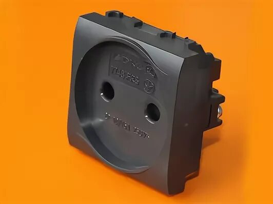 табличка 220 380 вольт. розетка одномодульная со шторками белая brava dkc 76491b монтаж. 220в со. насос для дт "vodotok" ндт-12 (12в, 60вт, топливо 40л/мин, масло 1л/мин). розетка для автомобиля 220 вольт.