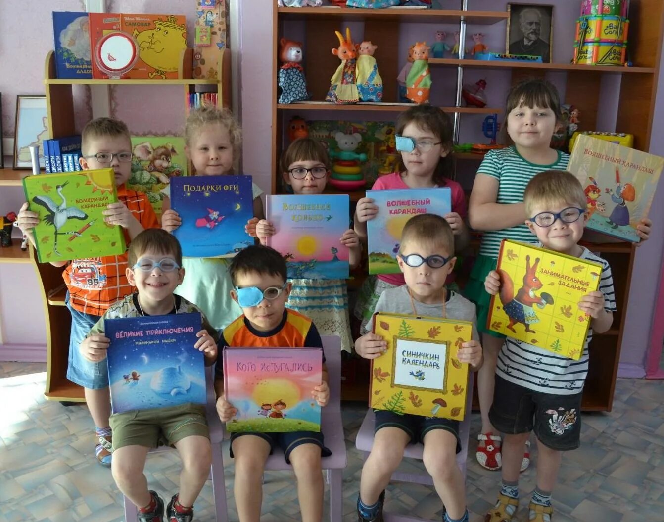 Детский сад 11 краснокаменск. Детский сад 13 краснокаменск. Стенд педагогический коллектив. Детский сад светлячок волгодонск. Детский садик журавушка город краснокаменск.