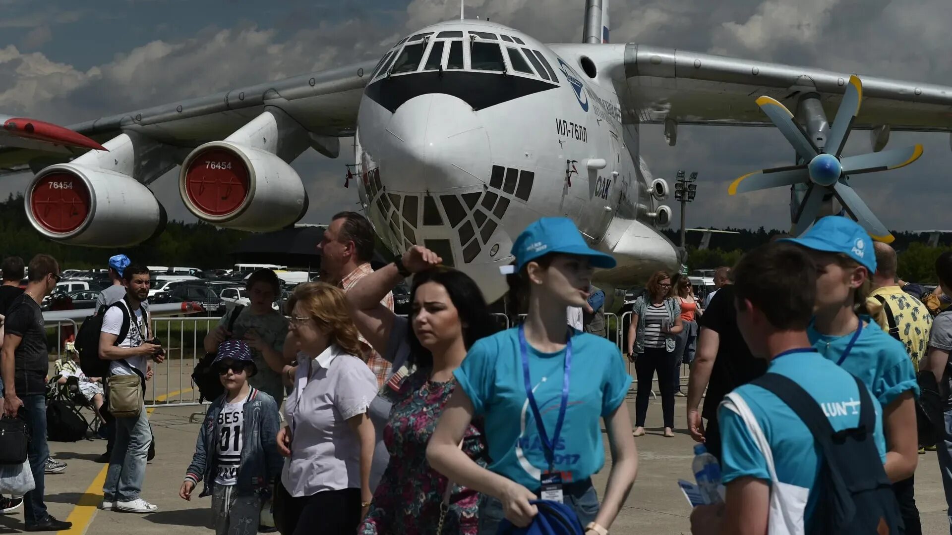 Макс 20 5. Авиасалон макс 2019 в жуковском. авиасалон макс в жуковском 2025. макс 1993 авиасалон. макс 1999 авиасалон.