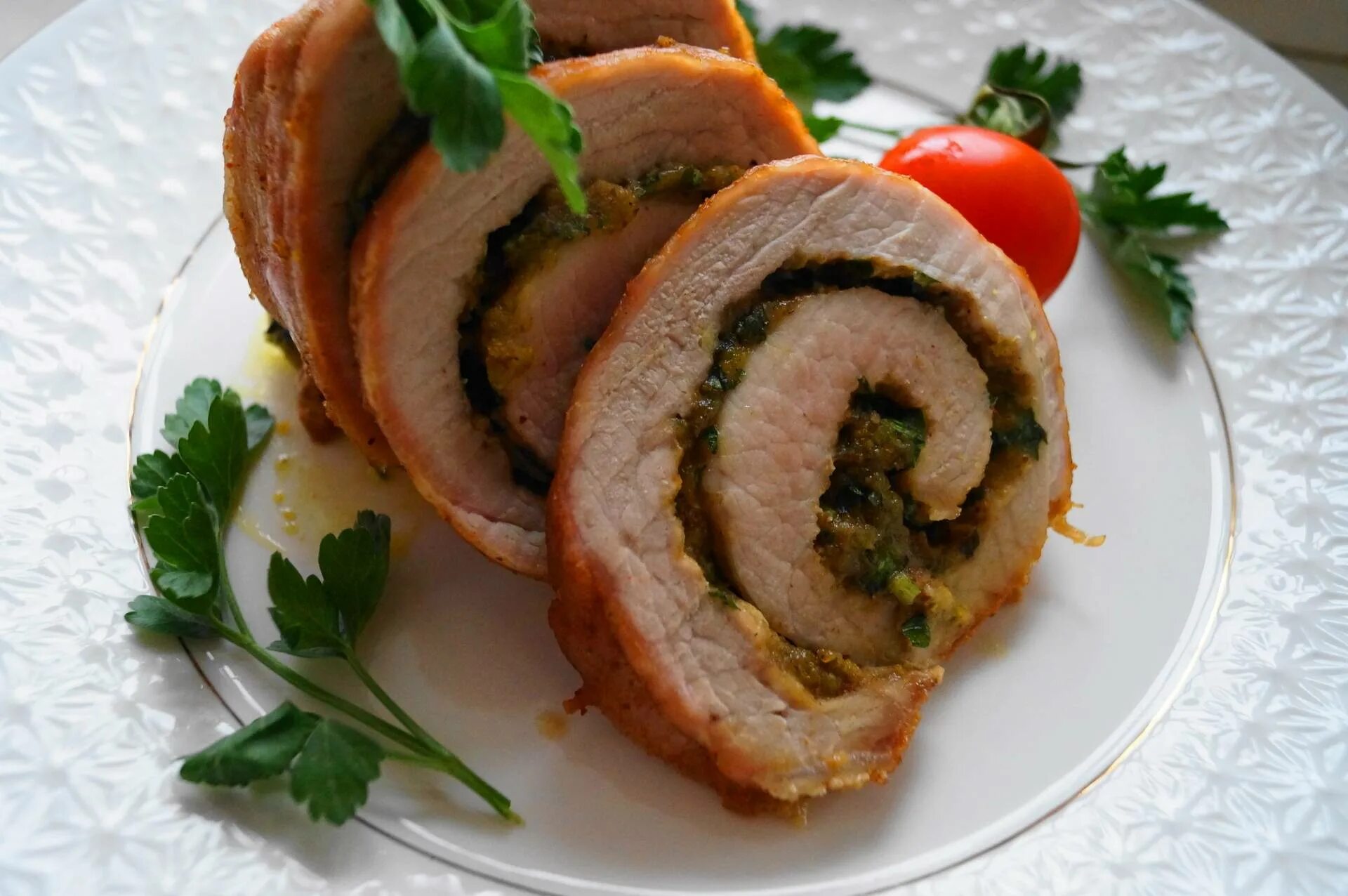 Рецепт запеченного мясного рулета