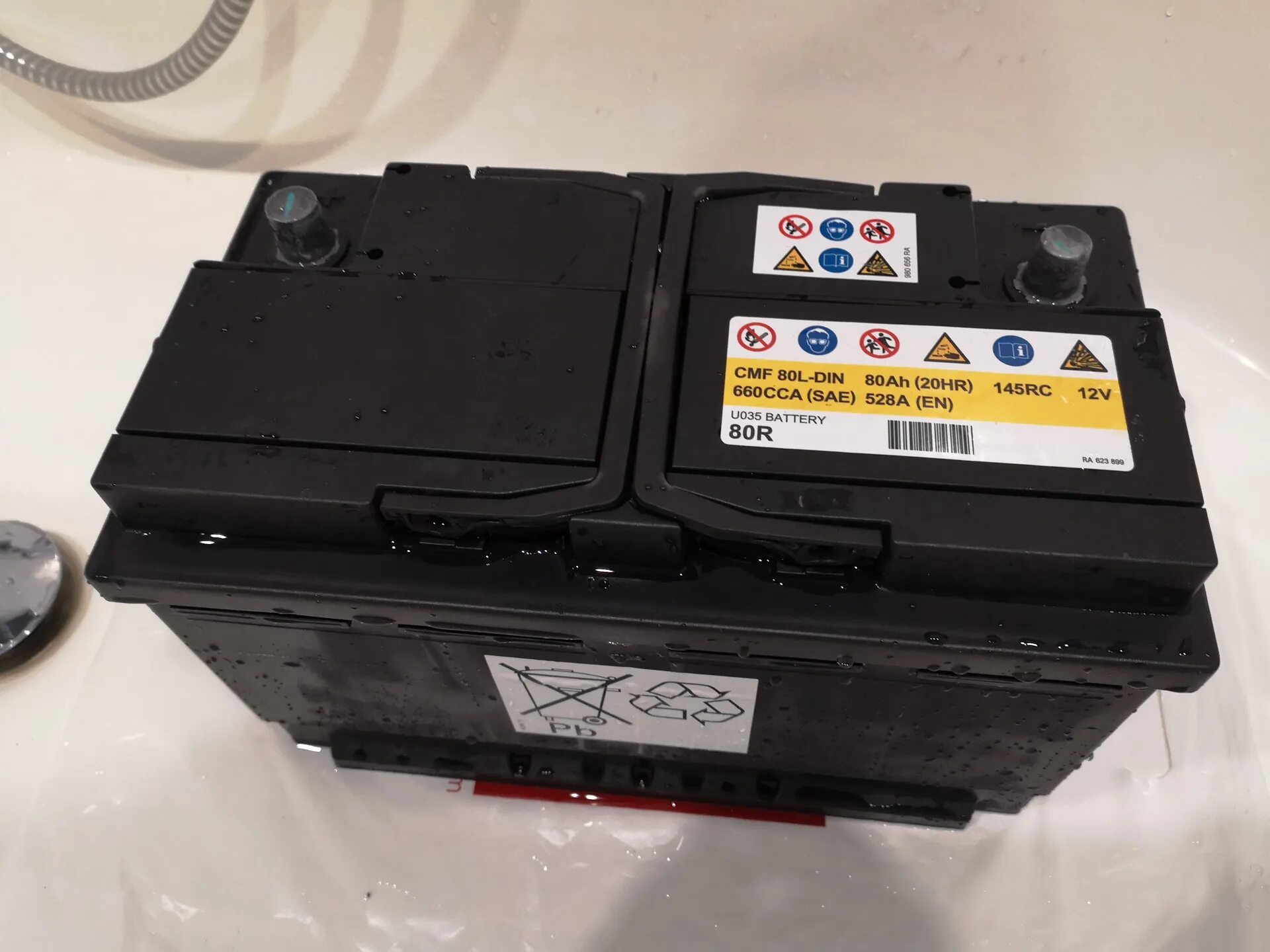 Battery 80. Аккумулятор Kia Sportage 4. Оригинальный аккумулятор Kia Sportage 4. АКБ на Киа Спортаж 4. АКБ Kia Sportage 2.