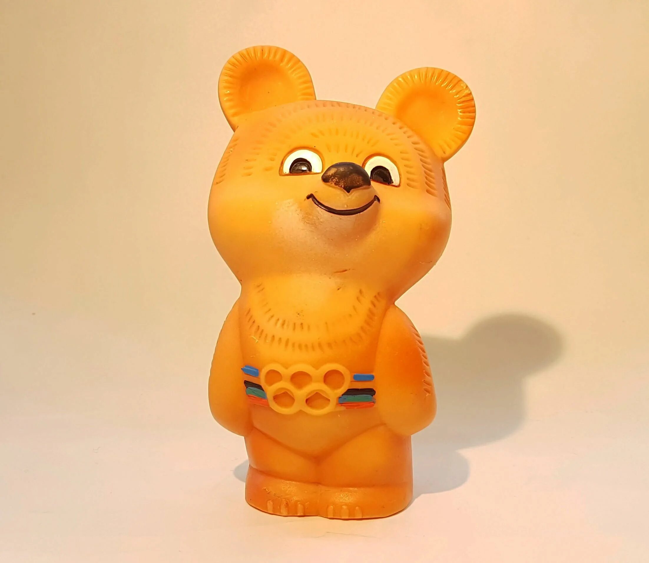Bear 1980. Bear 1980. Олимпийский медведь ссср. Олимпийские игры 1980 мишка. Олимпийский мишка 1980.