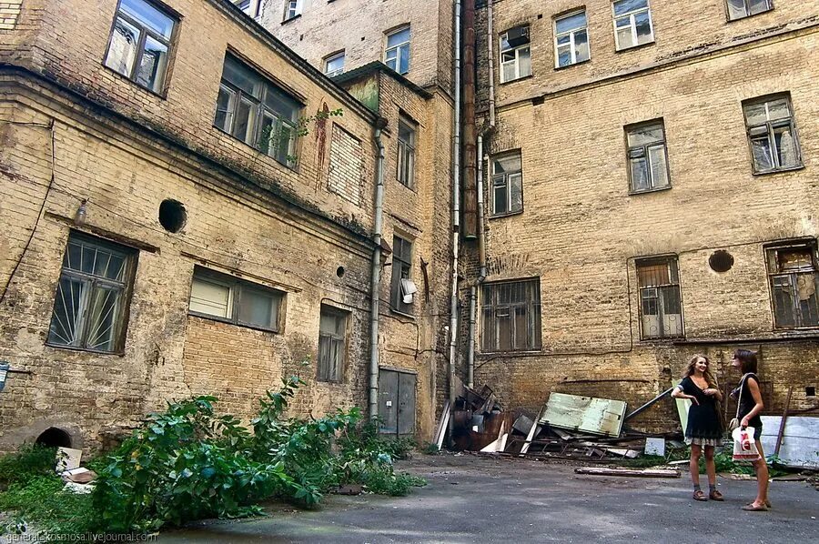Бирюлево восточное обитель зла. Человейник в чертаново. Гетто районы москвы. Депрессивные спальные районы. Котельники москва гетто.