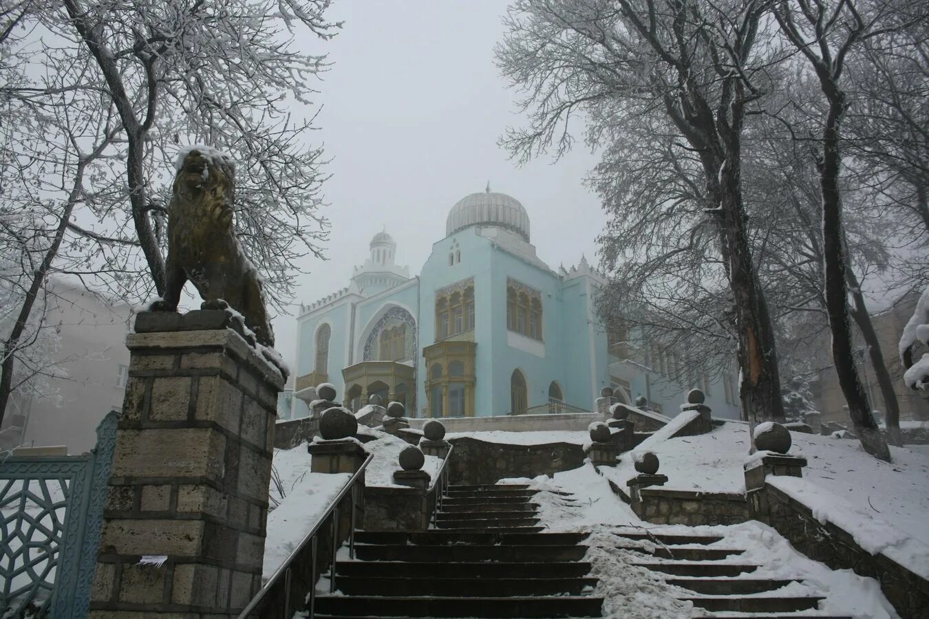 Железноводск грозный. Пушкинская галерея Железноводск. Зимний Железноводск. Железноводск Пушкинская галерея 2023. Ночной зимний Железноводск.