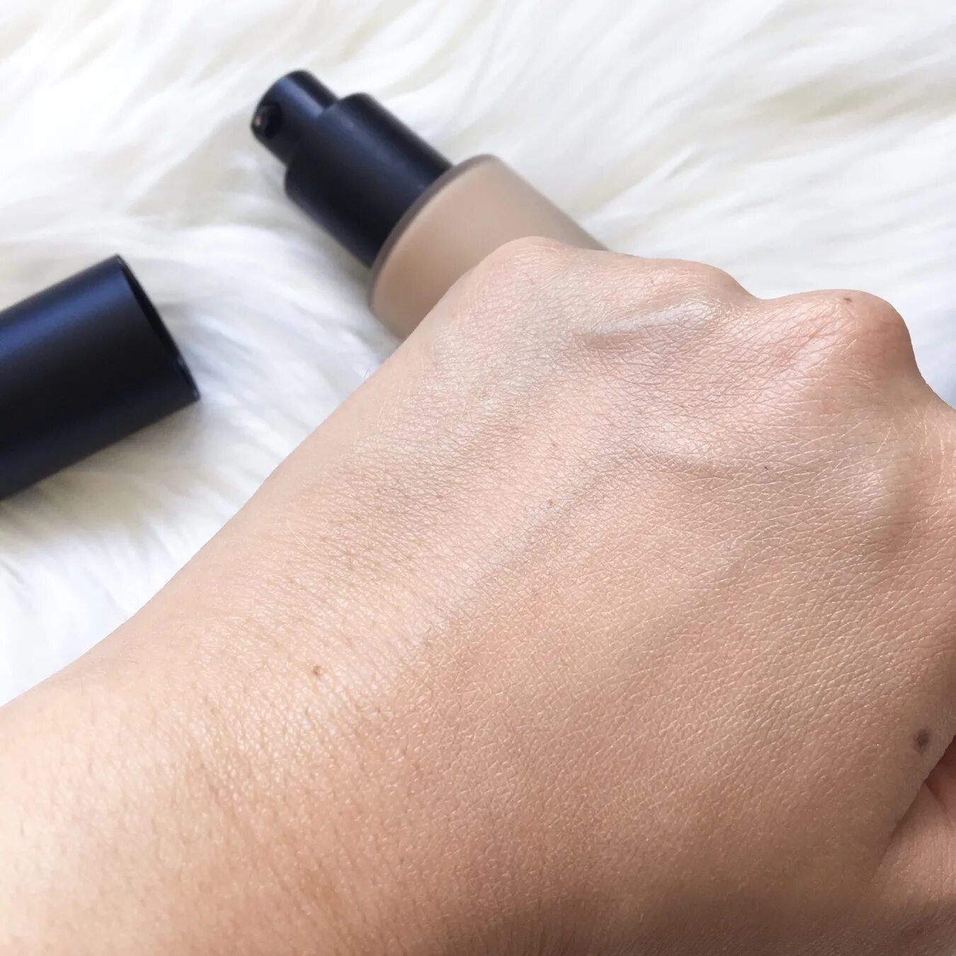 Bobbi brown skin long-wear weightless foundation spf 15. Bobbi brown skin long-wear weightless foundation spf 15 свотчи. Bobbi brown skin long-wear weightless foundation spf 15. Bobbi brown skin long-wear weightless foundation spf 15. Bobbi brown skin weightless powder foundation свотчи.