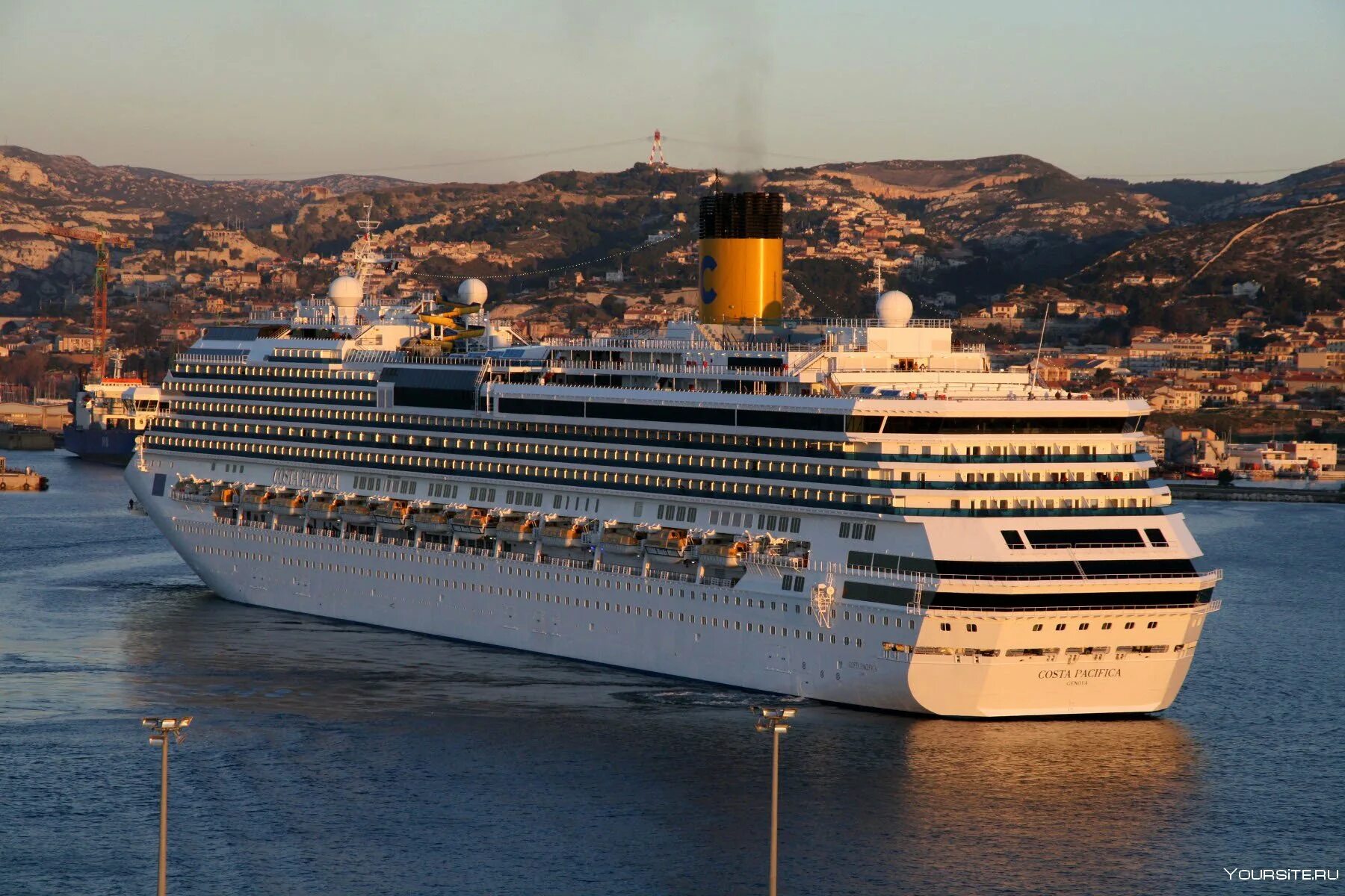 Коста маджика odtwbz. Отель ригат парк лорет дель мар. Порт в италии. Коста 5. Careyes mexico.