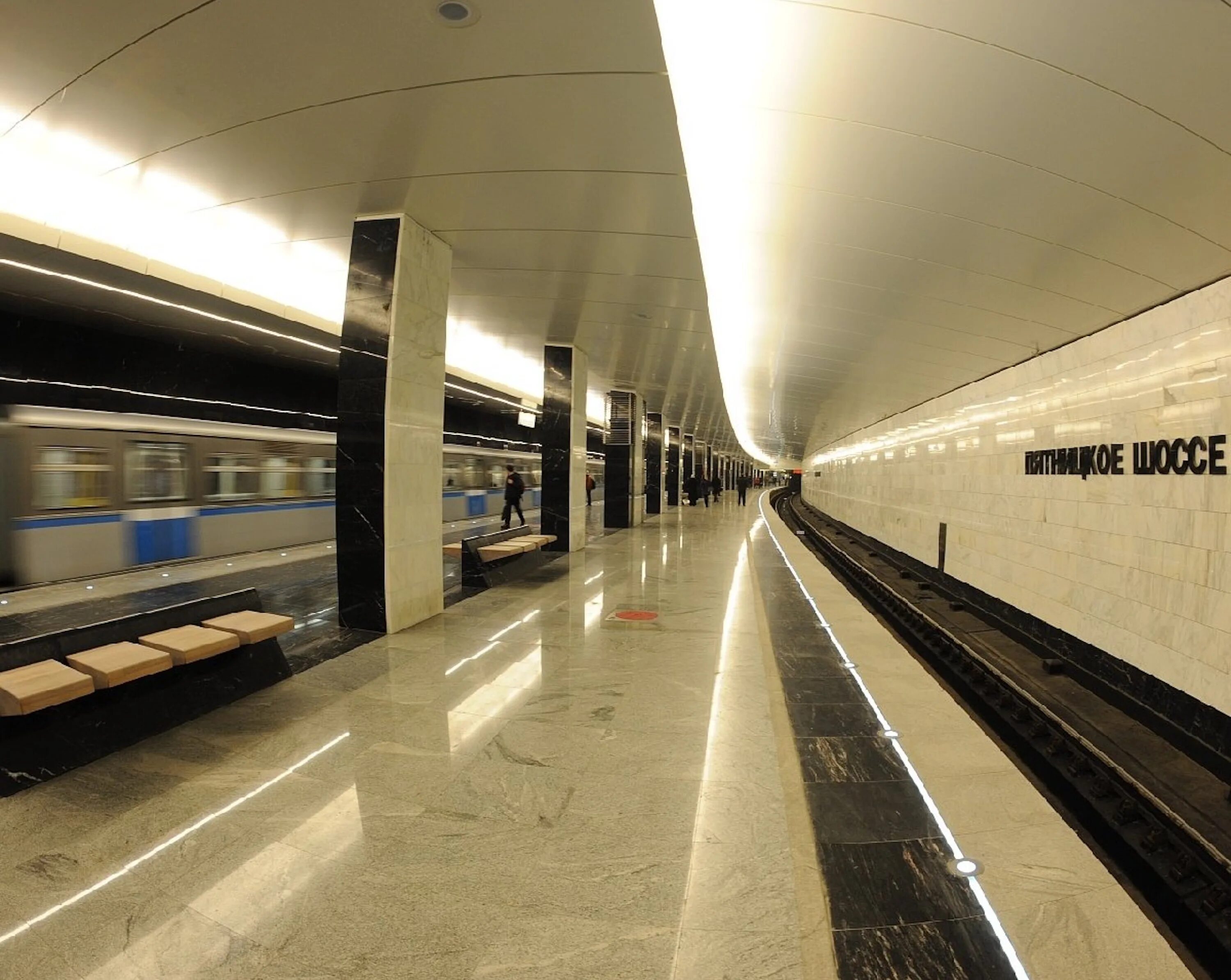 Схема метро москвы пятницкое шоссе. Метро пятницкое метро москвы. Станция пятницкое шоссе. Платформа пятницкое шоссе. Московский метрополитен станция пятницкое шоссе.