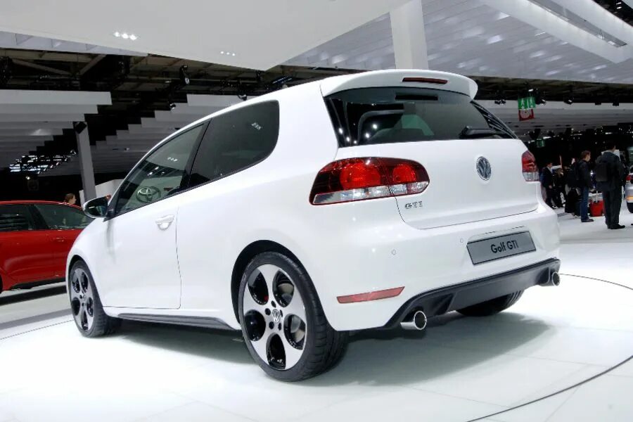 Спойлер на гольф. Volkswagen Golf 6 GTI. Volkswagen Golf GTI mk6. Фольксваген гольф 6 ГТИ. VW Golf mk6.