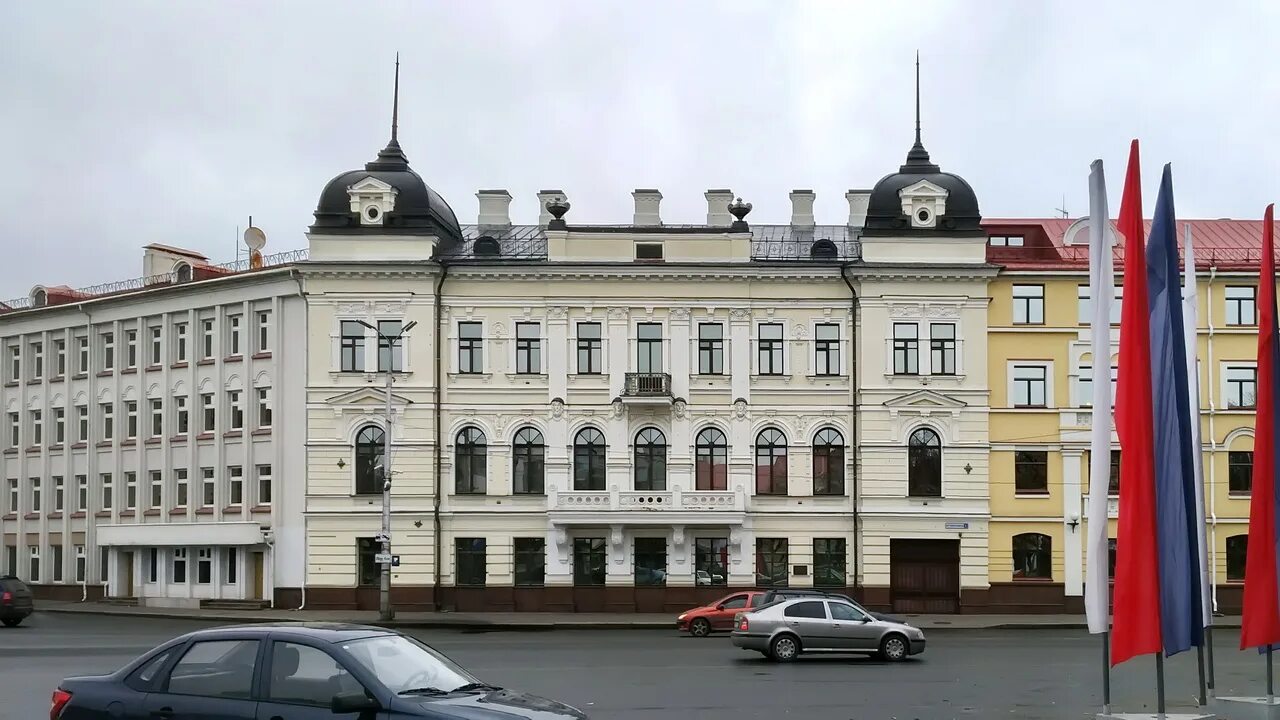 Октябрьский пр псков. Октябрьский проспект Псков. Октябрьский проспект 8 Псков. Октябрьский проспект дом 18 Псков. Центральный банк Псков Октябрьский проспект.