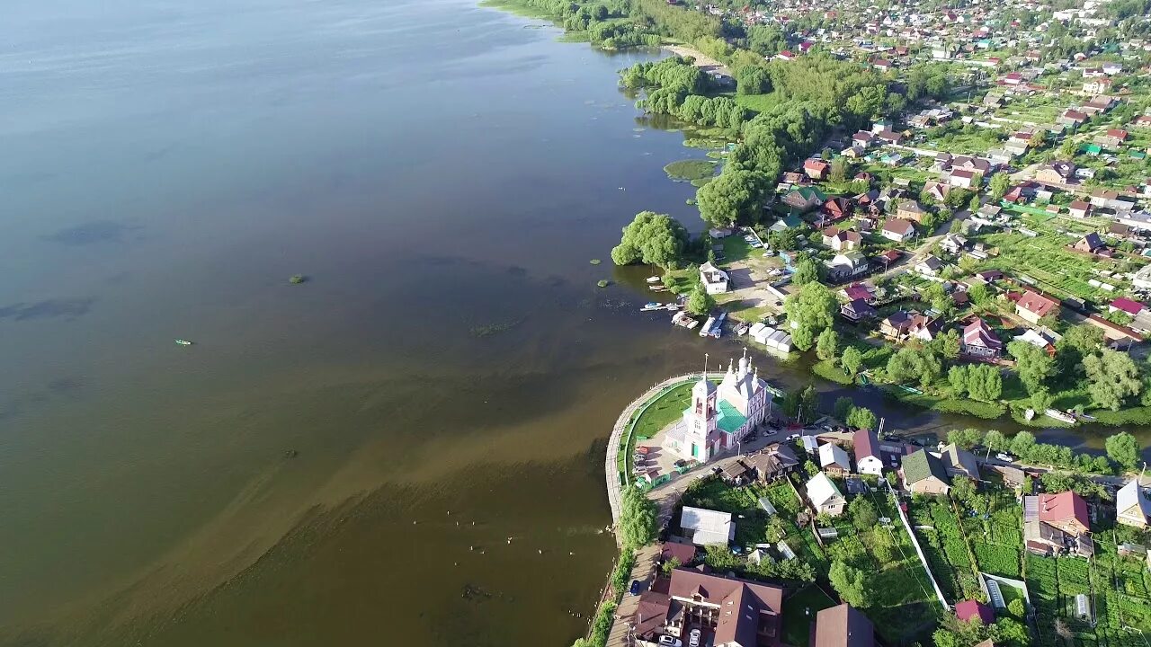 Рядом с переславль залесским. Плещеево озеро переславль залесский. парк плещеево озеро переславль залесский. переславль залесский плещеева озера. плещеевское озеро в переславле залесском.
