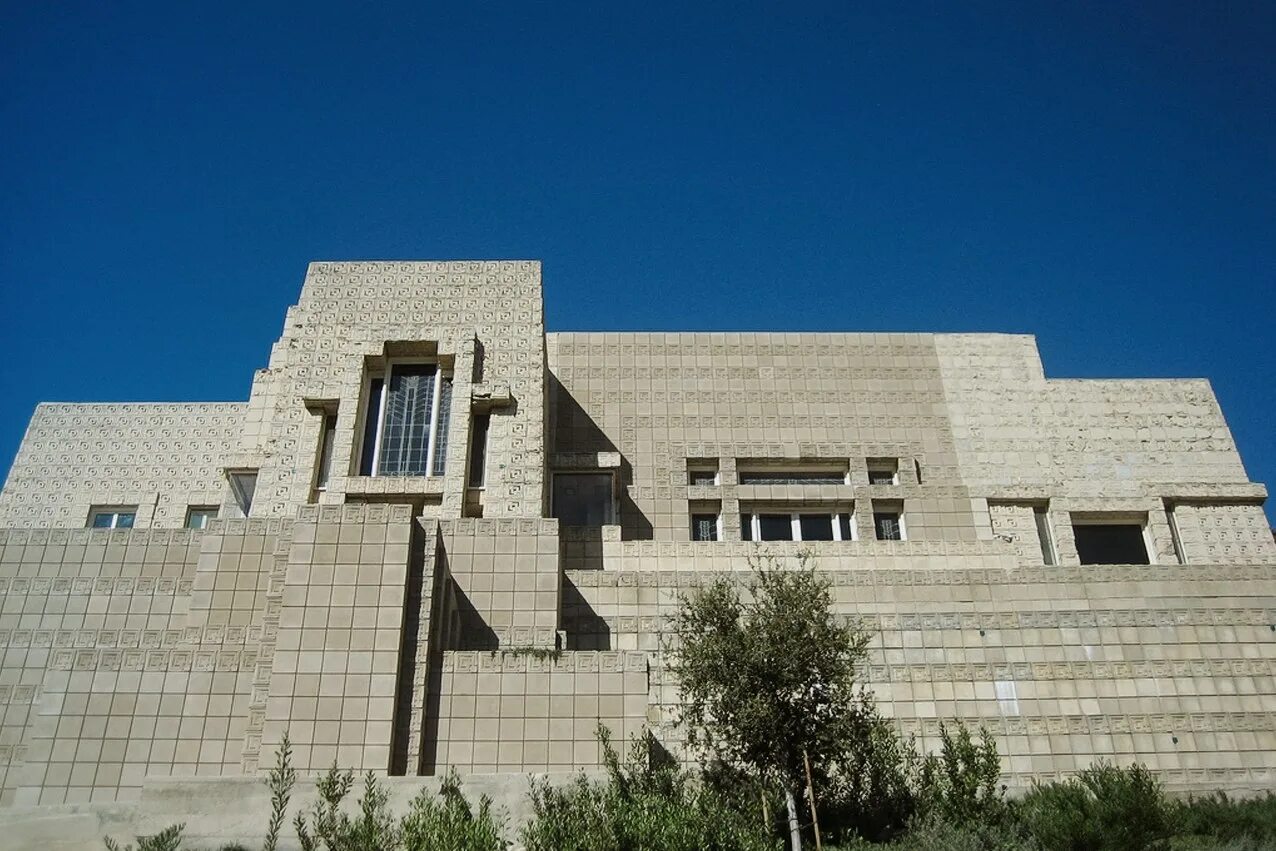 Райт ф. Л. Текстильные блоки райта. Charles ennis house. Особняк в лос-анджелесе (дом энниса), 1924.