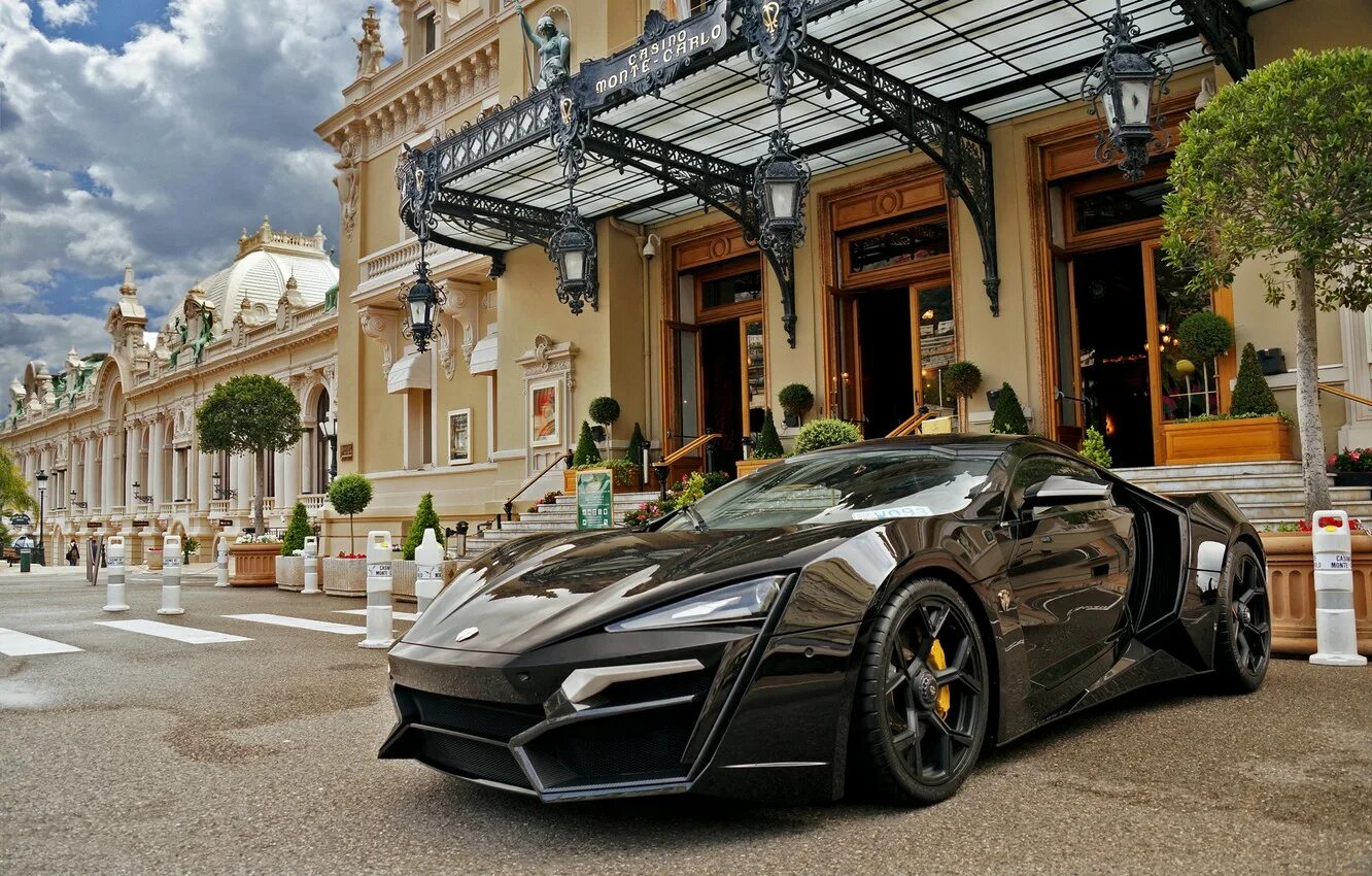 Самый крутой богатый. Lykan Hypersport. Lykan Hypersport 2021. Бугатти Монте Карло. Золотой Бугатти Ламборджини.