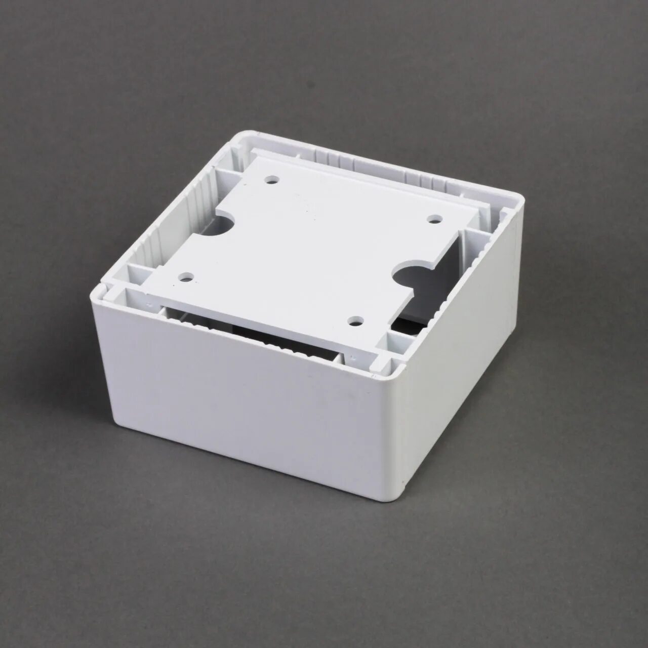 Распределительная коробка Ecoplast jbl090 (44055) наружный монтаж 90x42 мм. Коробка подъемная для наружного монтажа Легран. Коробка подъемная для наружного монтажа Шнайдер. Подъемная коробка Legrand Valena.
