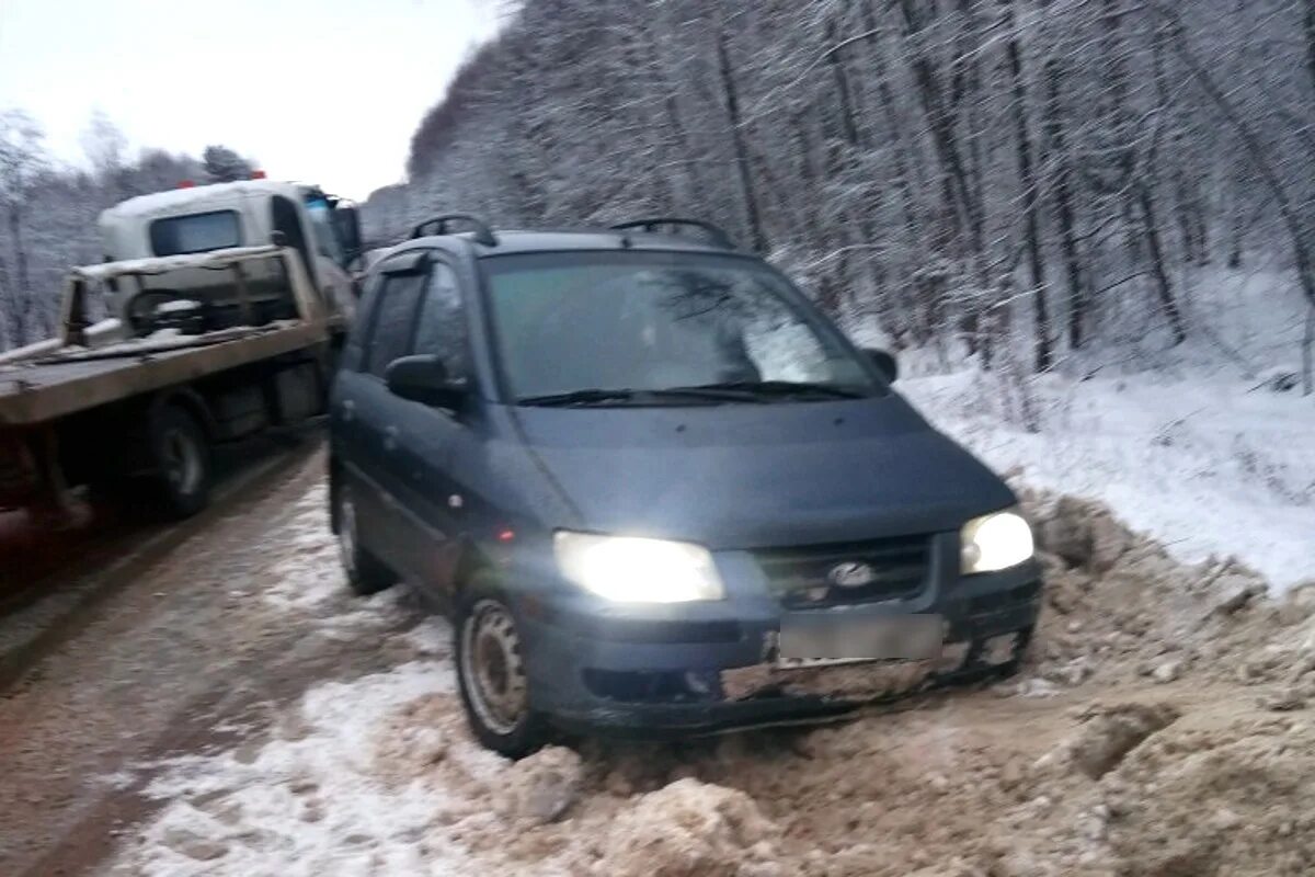 Работа водитель тверская область. Автобус форд на трассе. Аварийный комиссар м11. Заказной автобус ржев. Работа водитель тверская область.