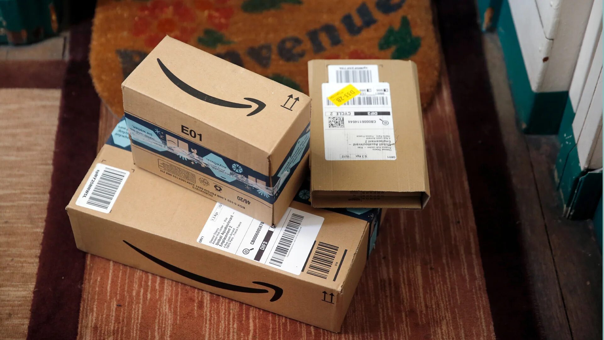 Амазон посылка. Коробка Amazon. Amazon Prime Box. Посылка Amazon Америка.