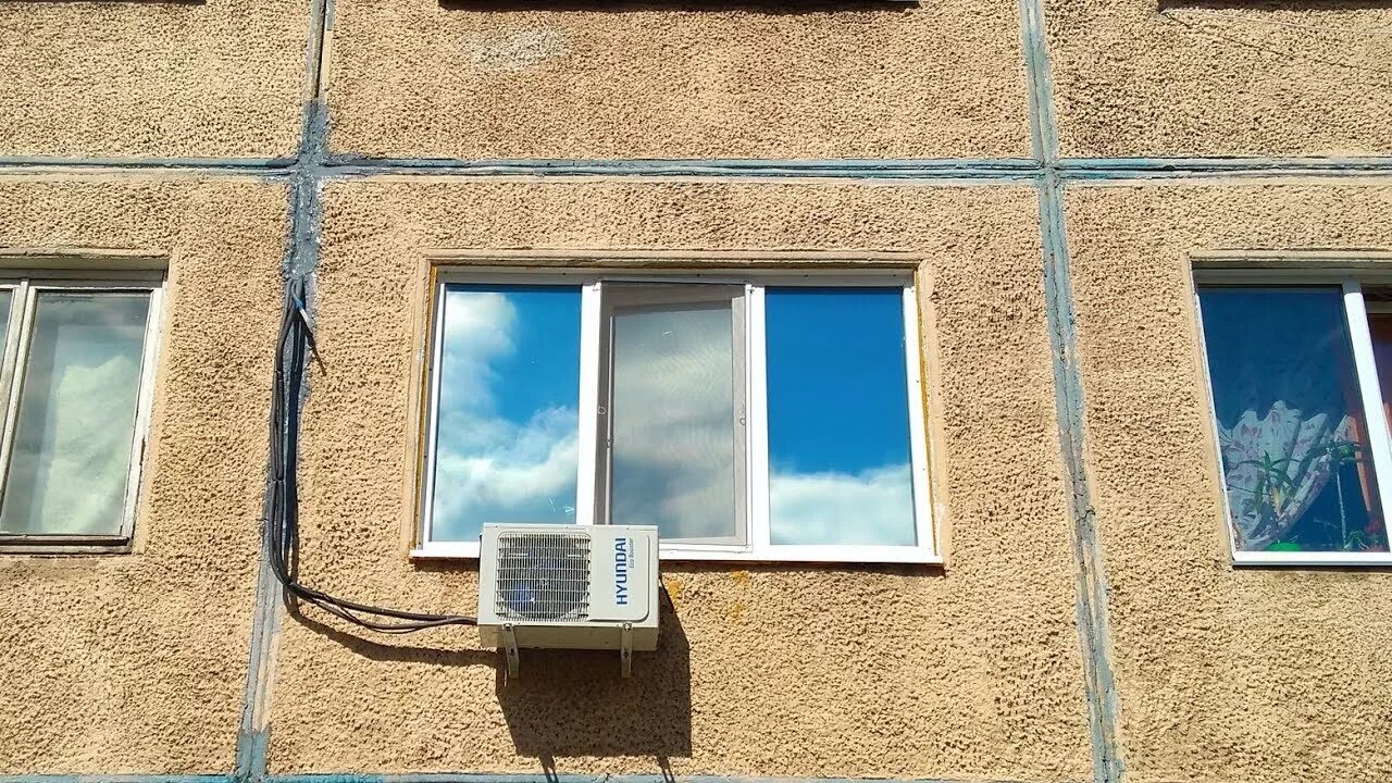 Как наклеить солнцезащитную