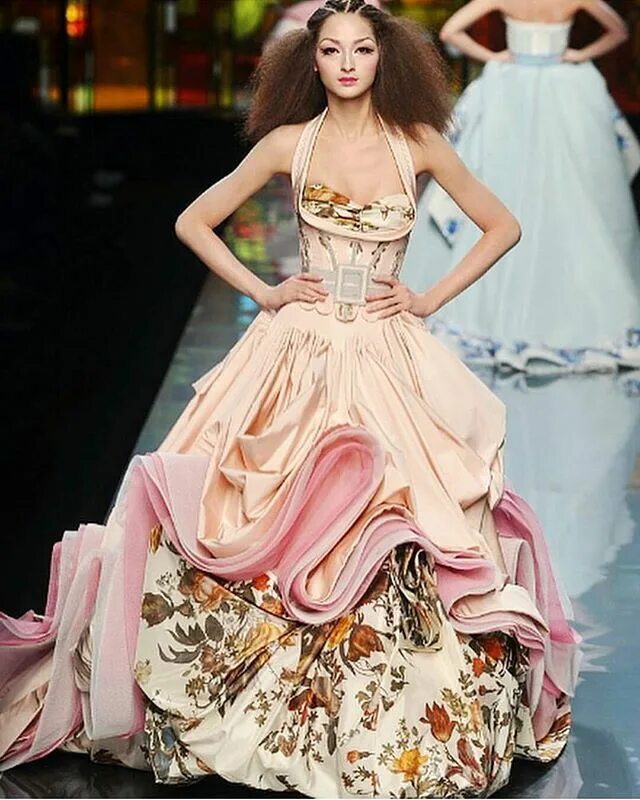 Couture me. Haute couture джон гальяно 2000. кристиан диор кутюрье. dior spring 2009 couture.